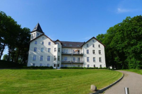 Jadgschloss zu Hohen Niendorf